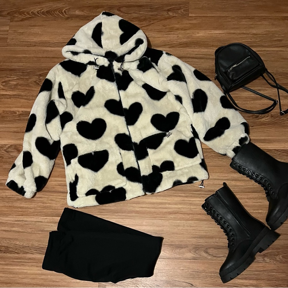 Off White Heart Pattern Hooded Zipper Jacket With Pockets